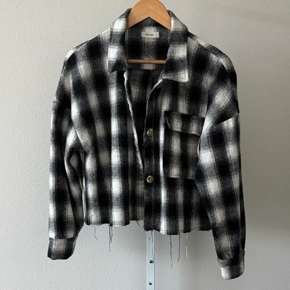 Plaid Shacket L Boyfriend Fit Black/White Cropped Raw Hem Grunge Streetwear BTS - Picture 2 of 12